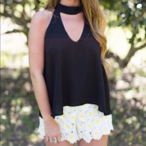 Judith March Crochet Embroidered Daisy Floral Shorts Romper Size Medium